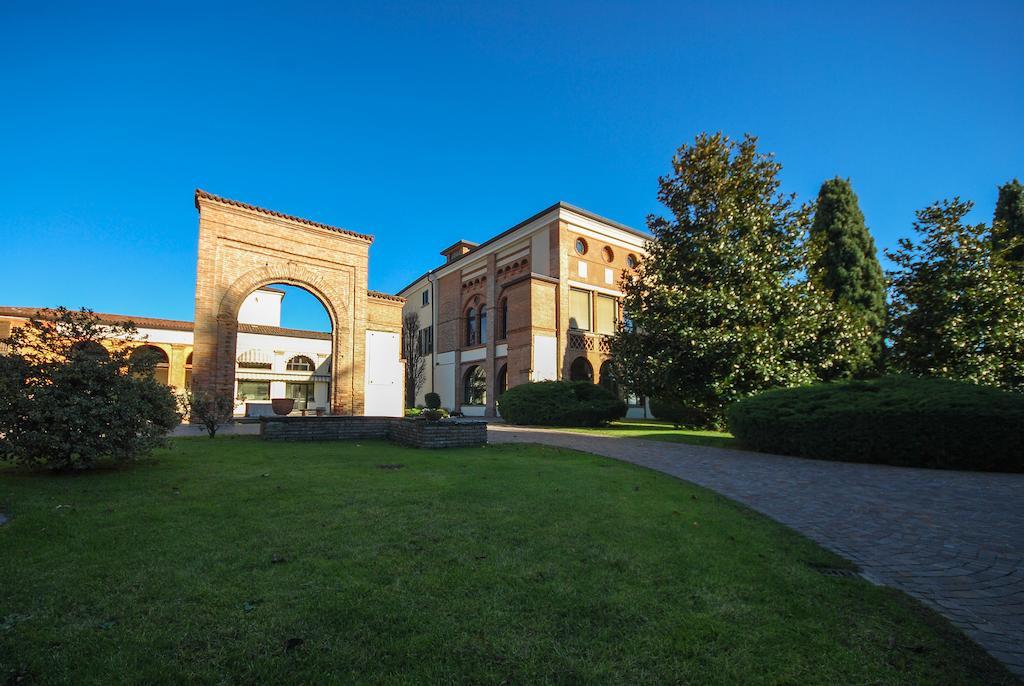 Villa Santa Maria Dell'Arco - Centro Oreb Cazzago San Martino Exterior foto