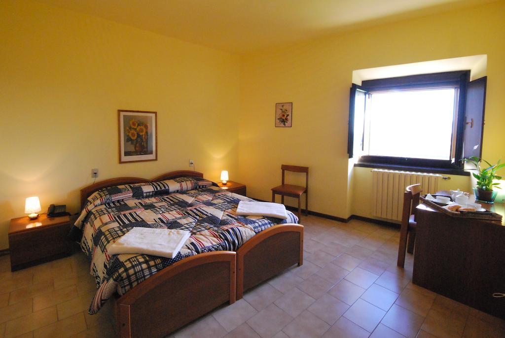 Villa Santa Maria Dell'Arco - Centro Oreb Cazzago San Martino Zimmer foto